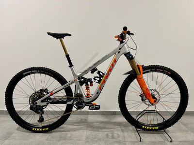 PIVOT Cycles Firebird