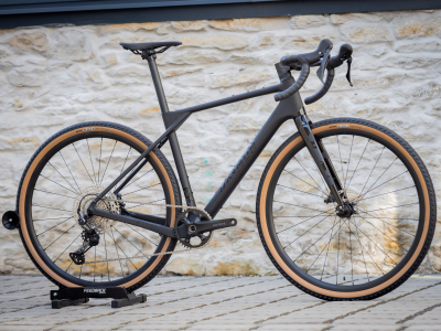 NAŠE KOLA: Raymon Soreno Pure - Karbon a 1x12 GRX za hubičku?